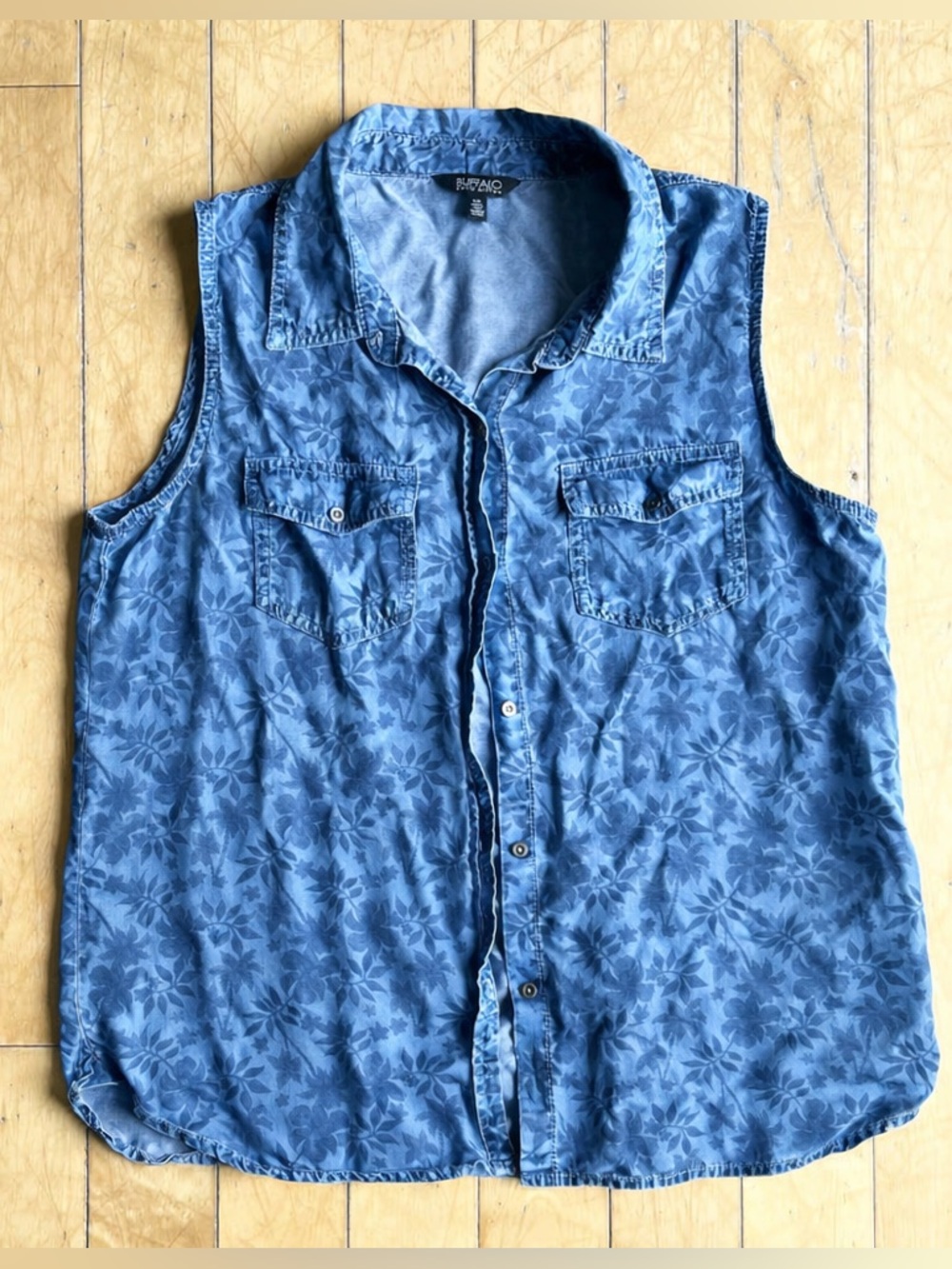 Buffalo David Bitton Sleeveless Floral Denim Shirt Size Large